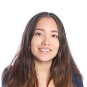 Profesor en inicio, dando clases a niños o adultos que recién empiezan